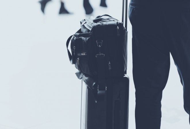 出張中に夫が浮気している気がする｜30代女性からの探偵相談