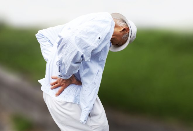 圧迫骨折後も父は一人で生活できている？｜50代女性からの探偵相談