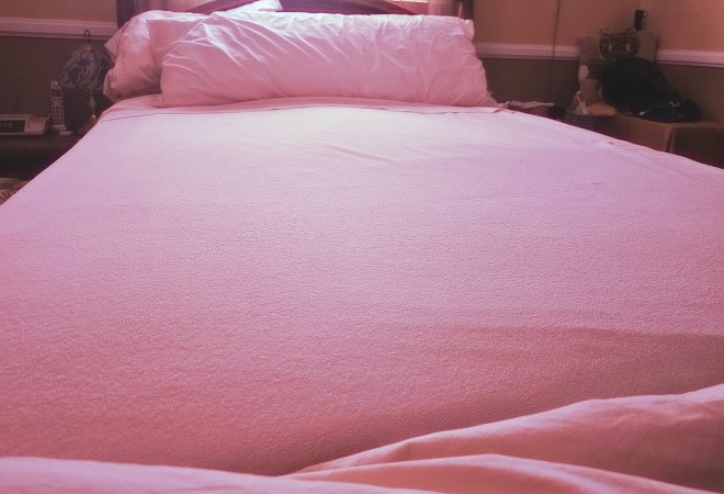 彼女が風俗で働いていることを隠しているかも。