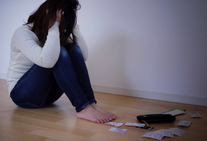 お金を返さない彼女は何をしてる？