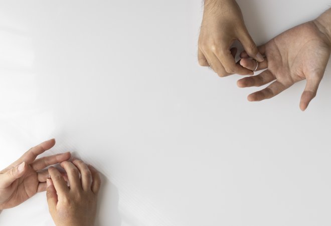 配偶者のダブル不倫を見逃すリスク。