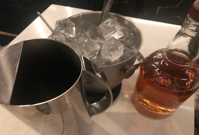 ホストの彼が店に呼ぶのは営業目的？