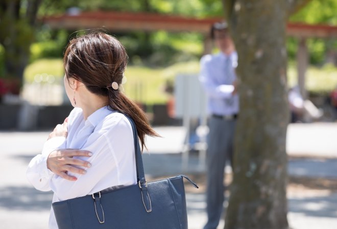 近所の人につきまとわれているかも。